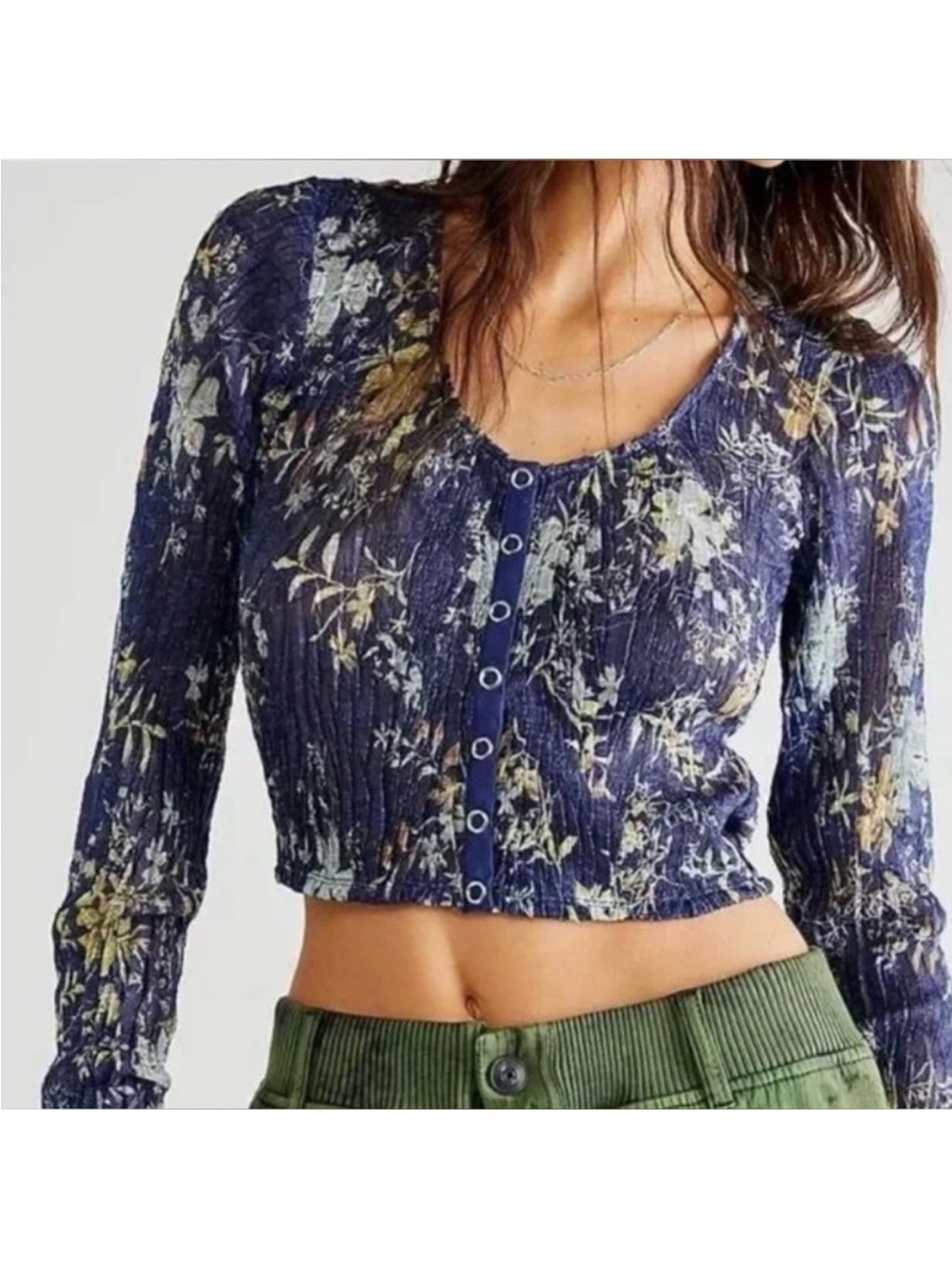 Free People We are free Angelina Blouse Cropped Top Floral Button down Size XS
